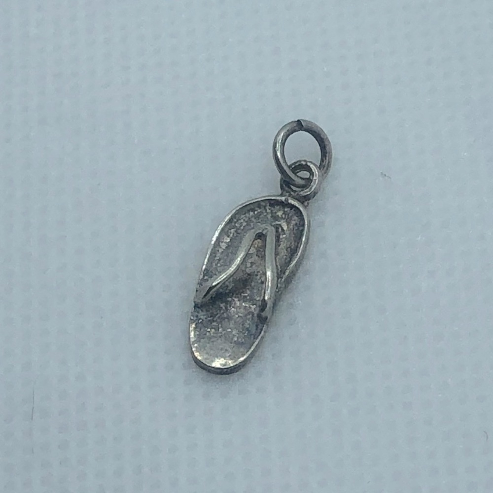 VINTAGE Sterling Silver Flip Flop Sandal Slipper Thong Charm Bracelet Charm .7”